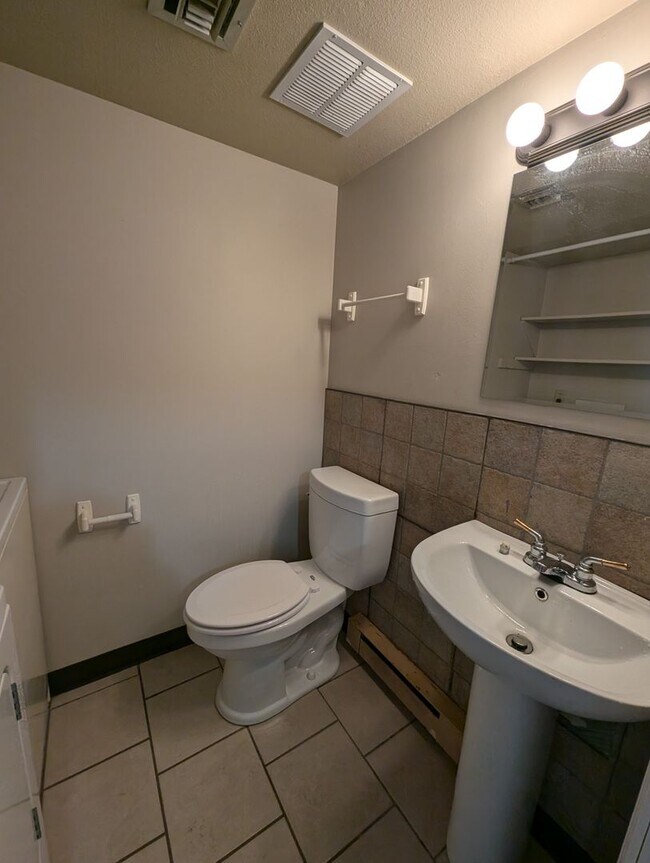Building Photo - 2/1.5 Townhouse in Columbia