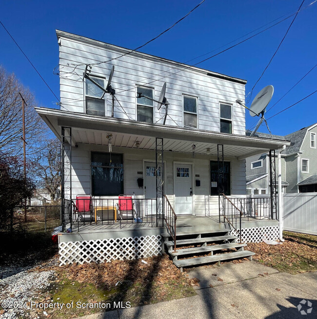 Building Photo - 205 Firwood Ave