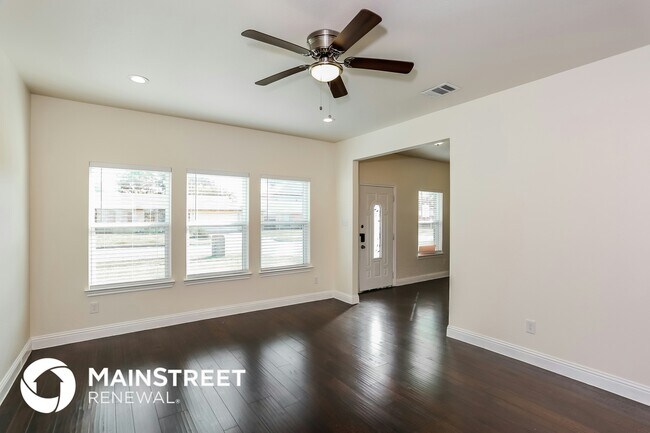 Building Photo - 14908 Oakwood Ln