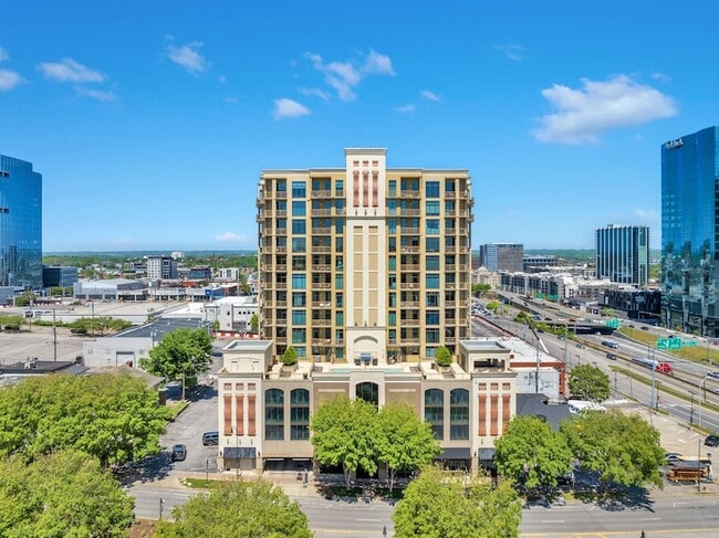 Building Photo - 1510 Demonbreun St