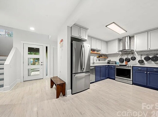 Building Photo - 222 Riverview Terrace