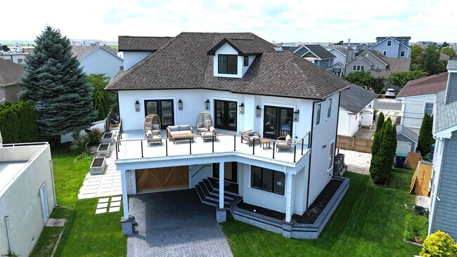 Building Photo - 31 Seaside Ct