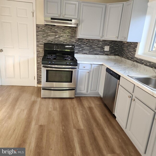 Building Photo - 1405 42nd St SE