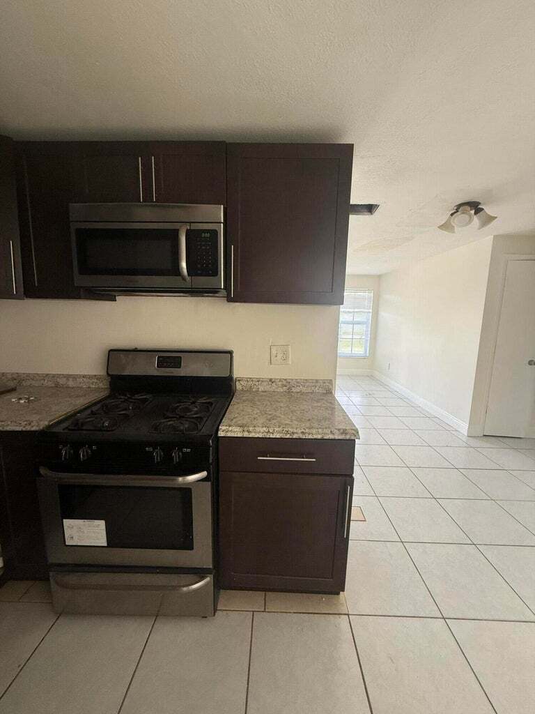 Building Photo - 5698 Gramercy Dr