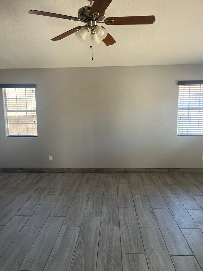 Building Photo - 1950 Davis Ave