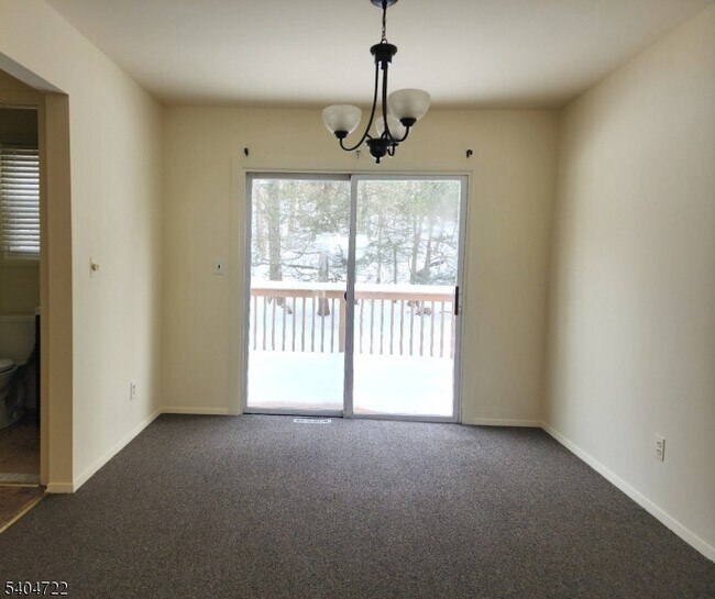 Building Photo - 19 Grove St