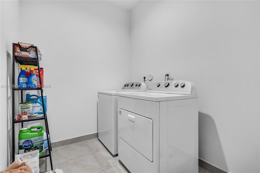 Building Photo - 4363 NW 81st Ave