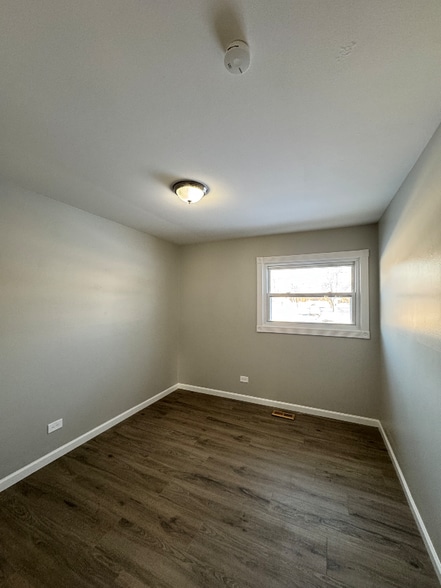 Building Photo - 1490 Highland Blvd