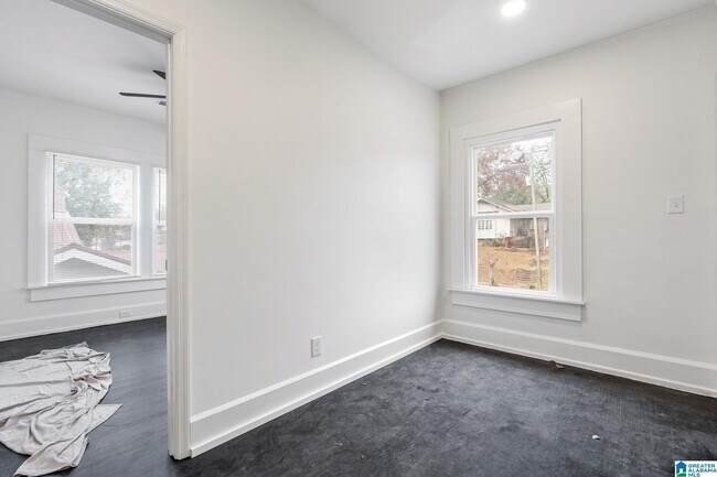 Building Photo - 1101 7th Ave W