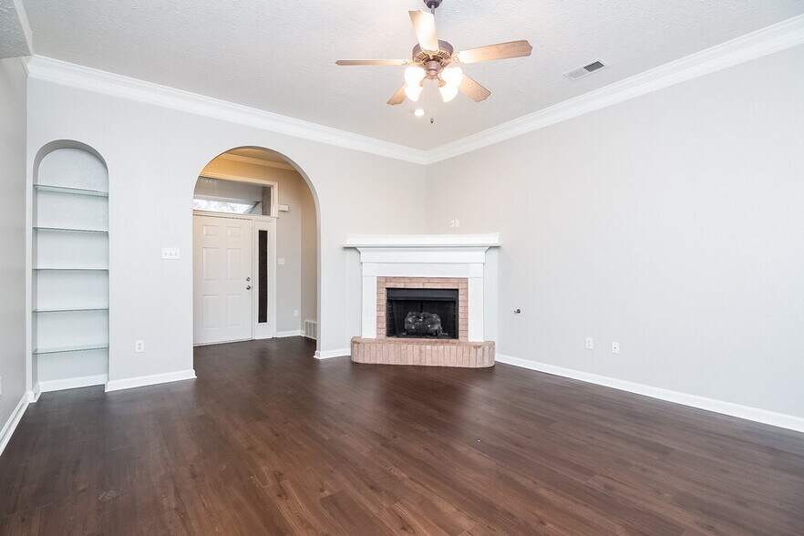 Building Photo - 6391 Braybourne Main