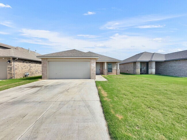 Primary Photo - Fabulous 3/2/2 home in Bell Farms - Cooper...