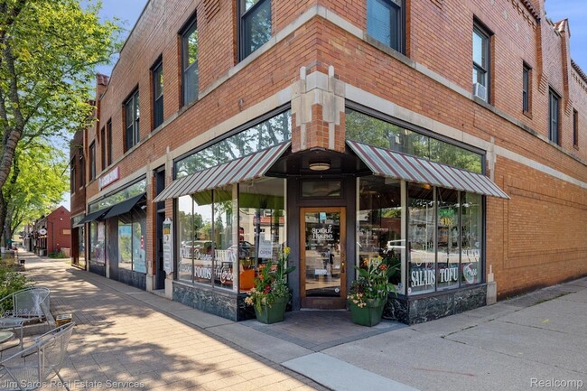 Building Photo - 1300 Maryland St