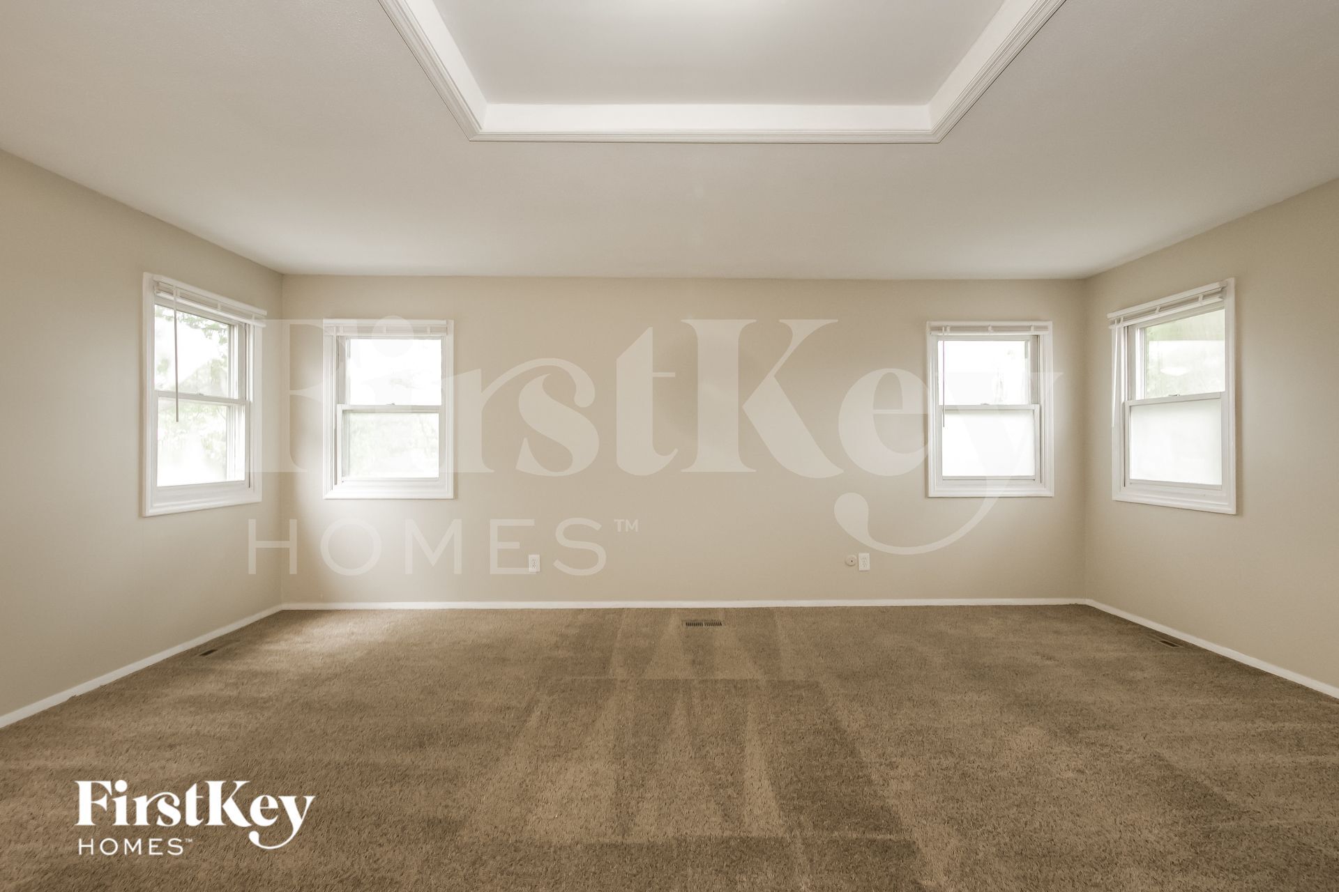 Building Photo - 611 W Oakwood Dr