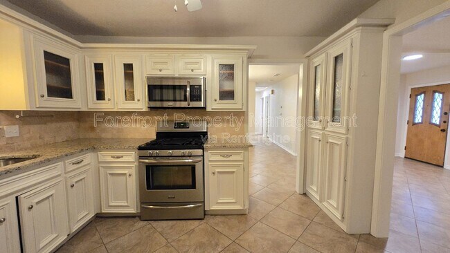 Building Photo - 7609 Linkside St