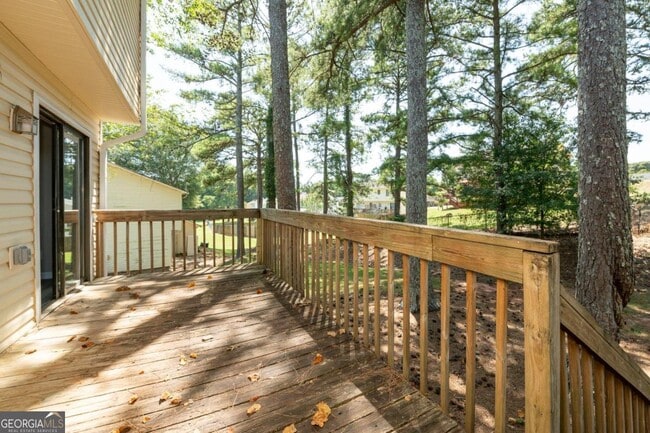 Building Photo - 580 Downing St