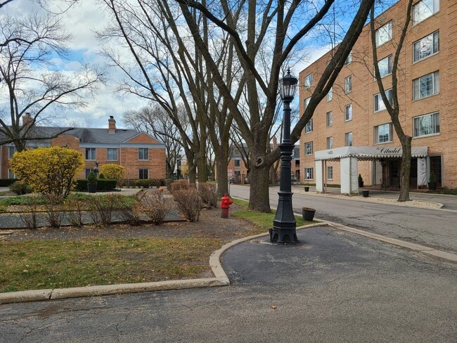 Building Photo - 1455 Shermer Rd