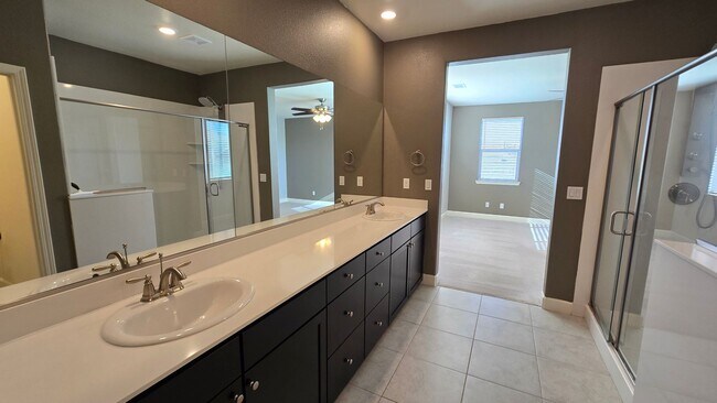 Building Photo - Beautiful two story Spanish springs home