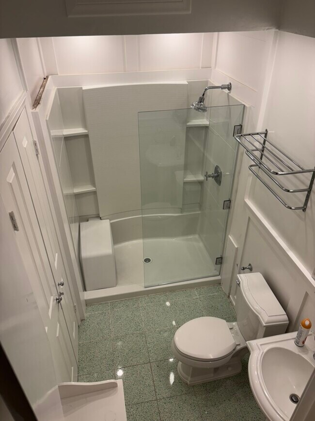 Building Photo - 12217 Rochester Ave