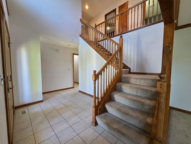 Building Photo - Beautiful 4 bedroom home in Normal!