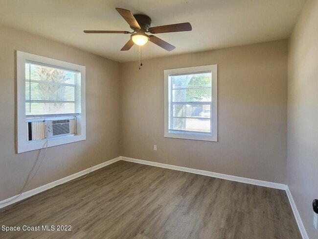Building Photo - 1503 Licht St