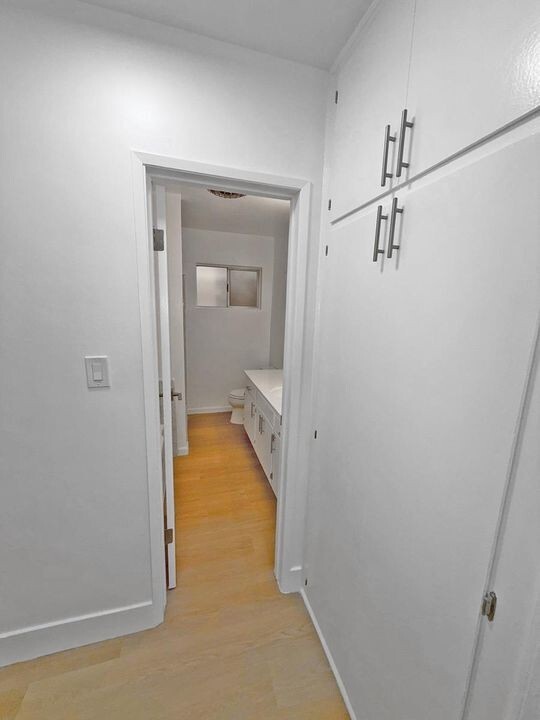 Building Photo - 1330 N Gardner St