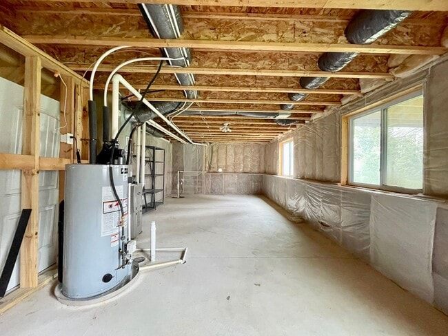 Building Photo - Four Bedroom Home in Fruitport