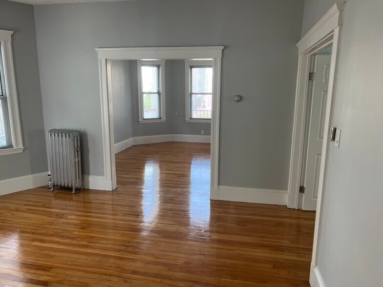 Building Photo - 48 Bowdoin St