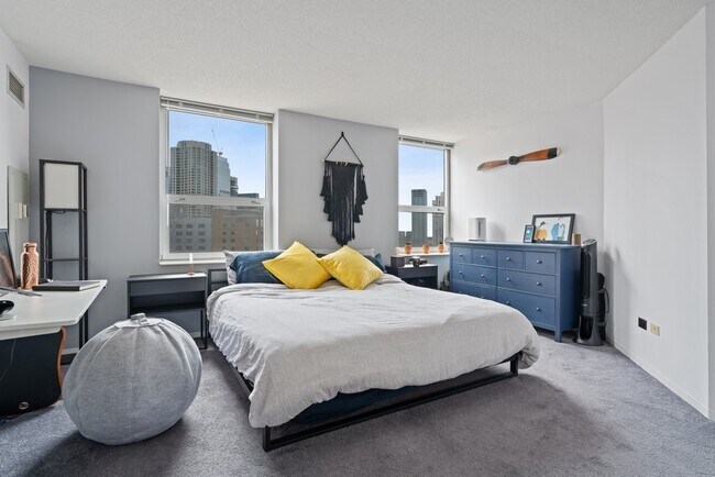 Building Photo - 545 N Dearborn St