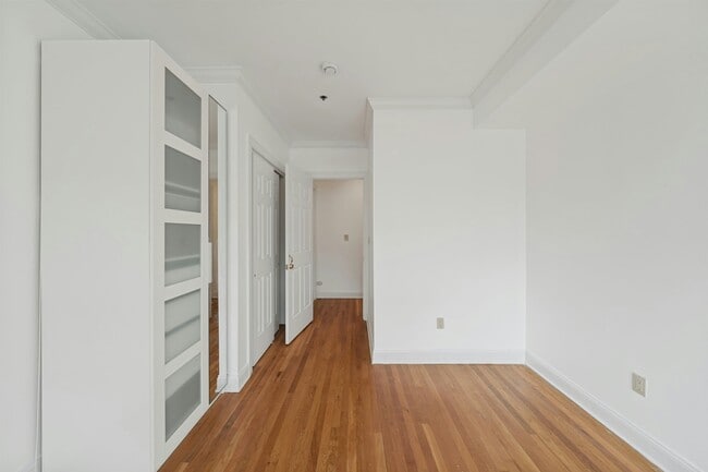 Building Photo - 82 Clinton St