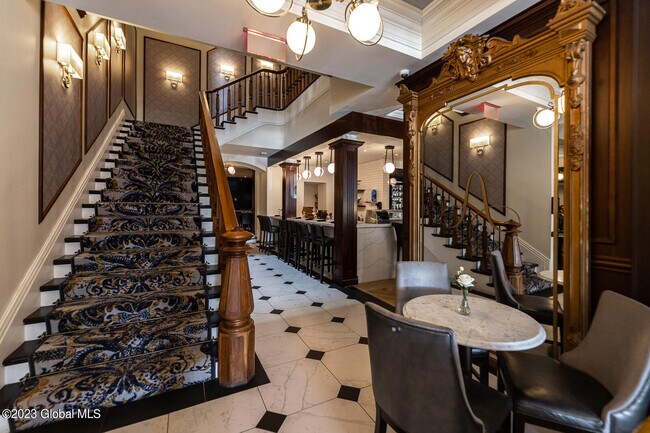 Building Photo - 365 Broadway