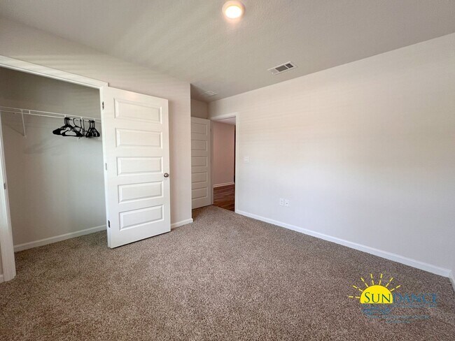 Building Photo - 5374 Wyndell Cir