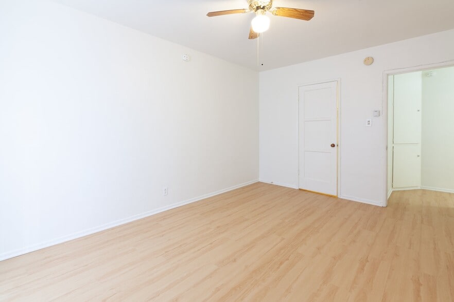 Building Photo - 729 Gayley Ave