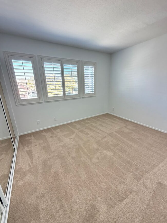 Building Photo - 608 Allegro Ct