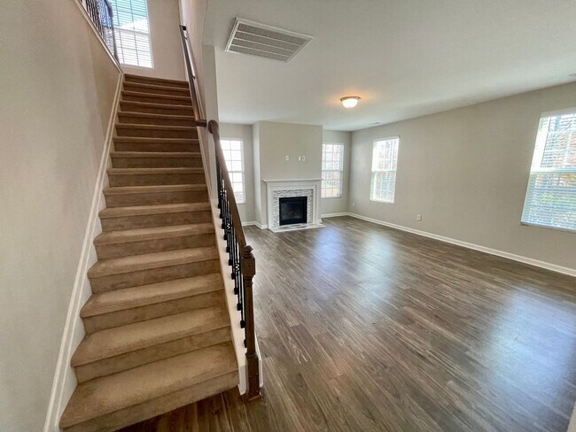 Building Photo - Stunning 4 Bedroom 2.5 Bathroom 2-story Home in NE Greensboro with 2 car garages