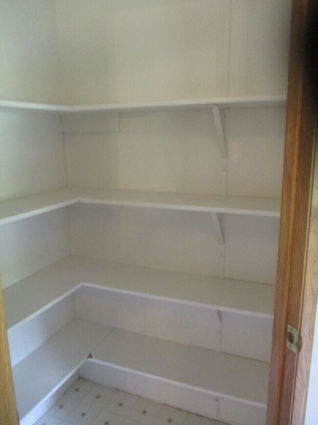 Building Photo - 4.65 Acre Farm/Horse Property for Rent!