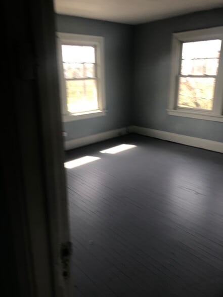 Building Photo - 2087 Goodnor Rd