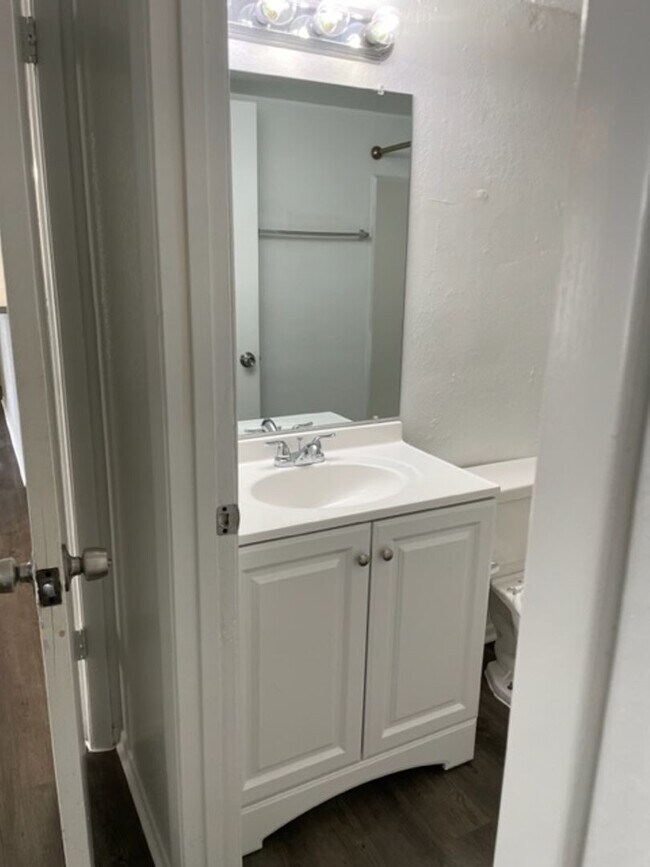 Building Photo - Renovated Two bedroom Two bath condo