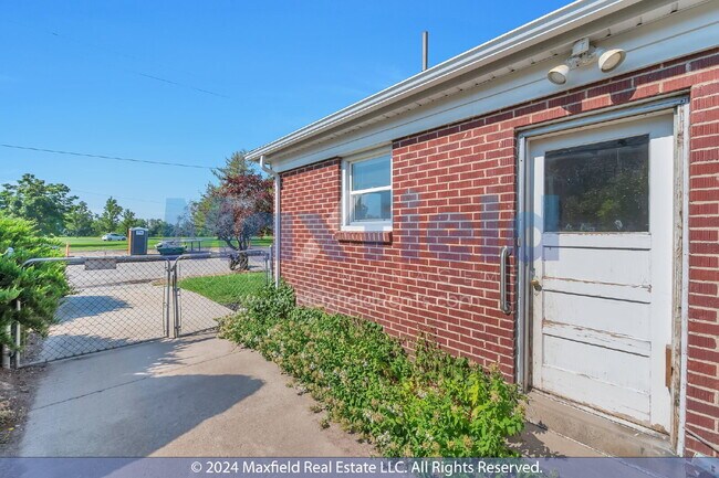 Building Photo - SUGAR HOUSE - 3 BD 1 BA Pet Friendly