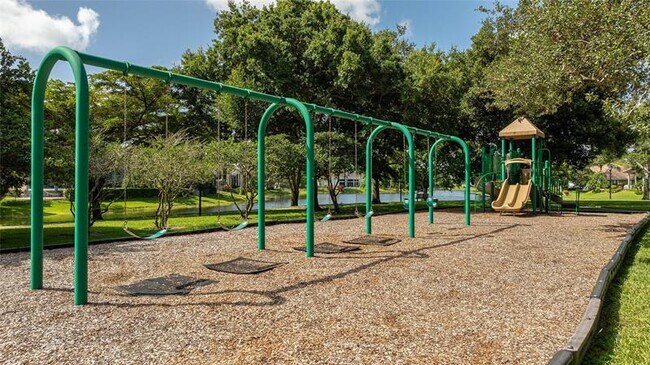 Building Photo - 5815 NW 96th Dr