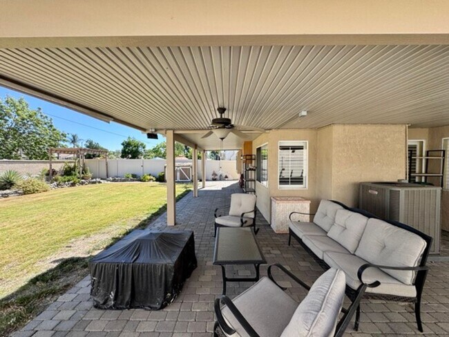 Building Photo - Spacious 5 Bedroom Home in Menifee Lakes with a 3 Car Garage for Lease!