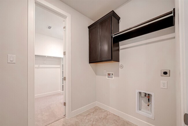 Building Photo - 21711 Emerton Cres Wy