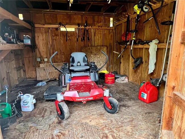 Building Photo - 1156 S Carpenter Ave