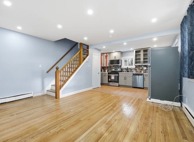 Building Photo - 308 N Terrace Ave