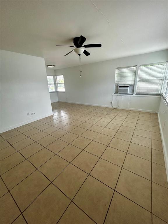 Building Photo - 2695 Fruitville Rd