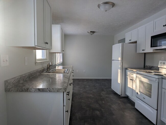 Building Photo - 57-63 John