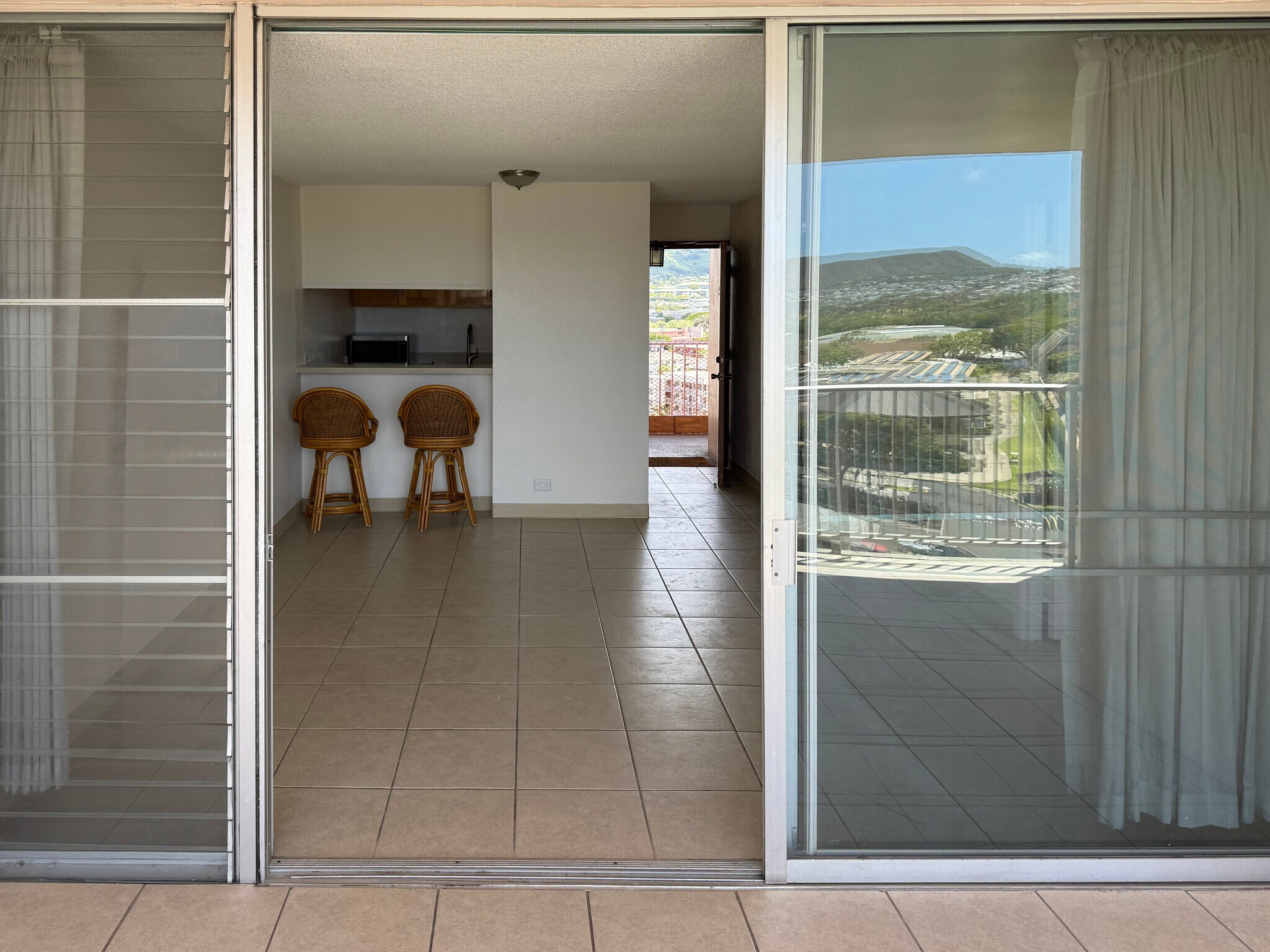 Living Room from Lanai - 2439 Kapiolani Blvd