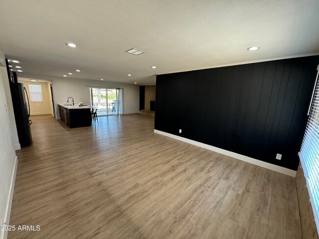 Building Photo - 2115 S Stanley Pl