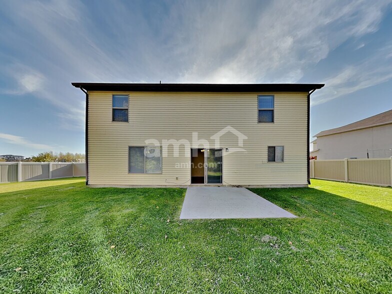 Building Photo - 2776 Willow Way