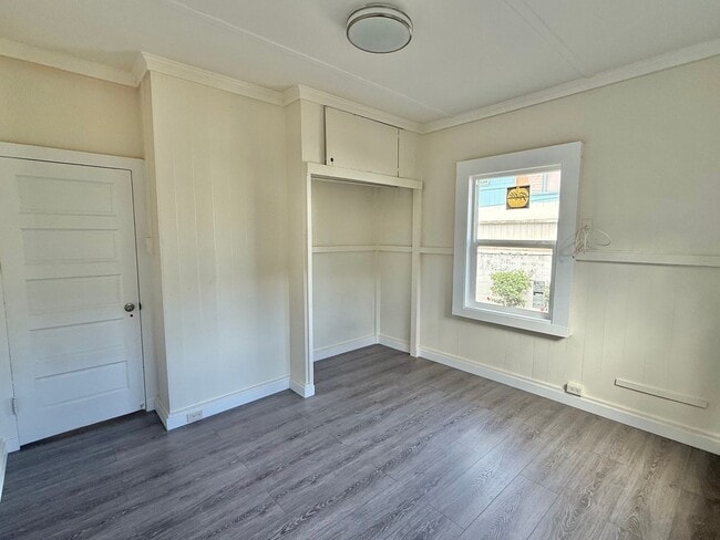 Building Photo - Newly Upgraded 2 Bedroom / 1 Bathroom House in Wailuku! Pet friendly!