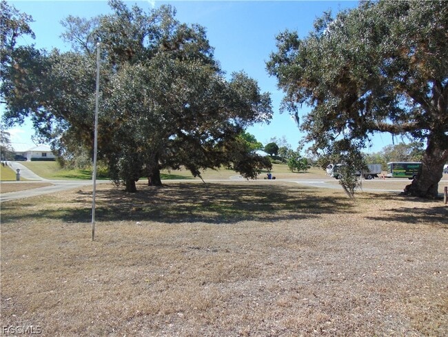 Building Photo - 1092 Riverbend Dr